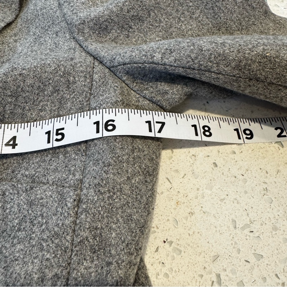 J.Crew Classic Gray Wool Ruffle Front Blazer Raw Edge Peplum Jacket Size 2 - Picture 6 of 10